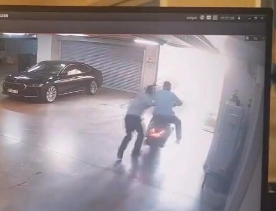 Çiğli Belediye Başkanı'nın makam aracına silahlı saldırı. Saldırgan böyle yakalandı
