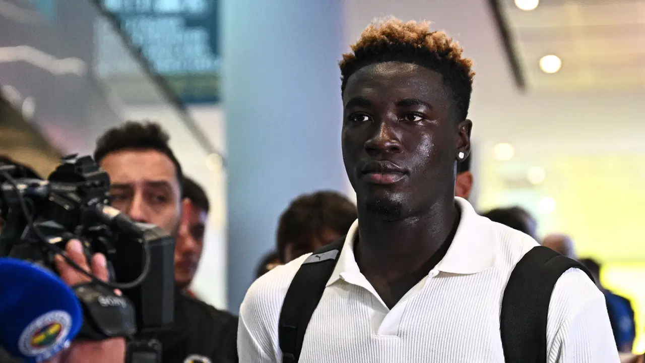 Fenerbahçe, Kojo Peprah Oppong ile Resmi Anlaşmayı İmzaladı