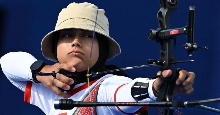 Milli sporcumuz Elif Berra Gökkır okçuluk Paris 2024'te çeyrek finale yükseldi!