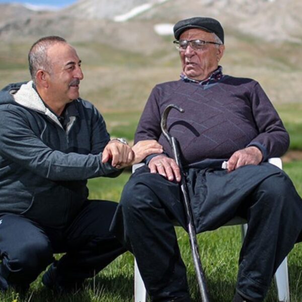 Mevlüt Çavuşoğlu’nun Acı Gün: Peder Osman Çavuşoğlu hayatını kaybetti – son dakika Türkiye Haberleri