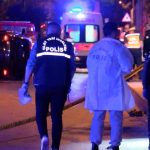 Araba kaldırıma çarptı ve Kartal’da devrildi: 1 kişi öldü
