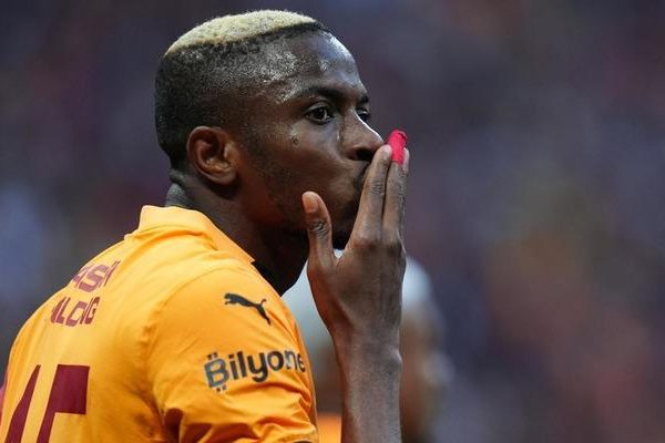 Sadece Galatasaray değil, tüm futbol taraftarları bu haberi bekliyorlardı! Sonunda seçimini yaptı … Victor Osimhen’in kararını verdiler.