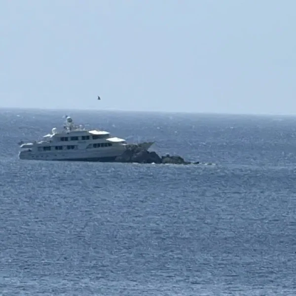 Bodrum’daki sıcak anlar … Morance kayalara çarptı! – Türkiye haberlerini kırmak