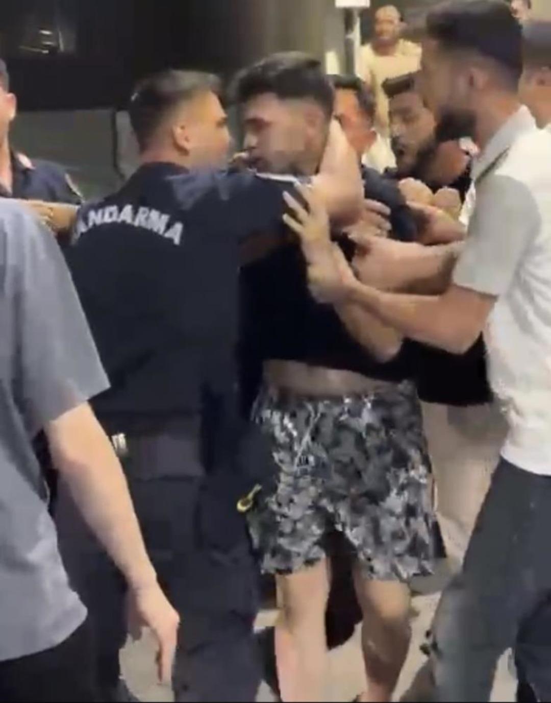 Izmir'deki GBT kontrolü altındaki jandaryaya saldırdılar! Böyle tehdit edildi: 