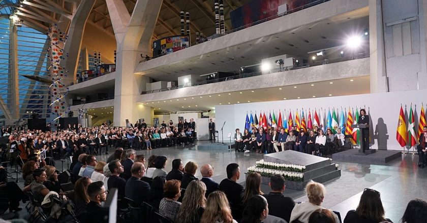 İspanya’yı vuran sel felaketinin birinci yılında ölenler anıldı