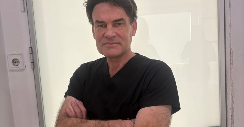 Op. Dr. Murat Acar ile Yüz Germe: Doğal Mimikleri Korumak ve Kalıcı Gençleşme