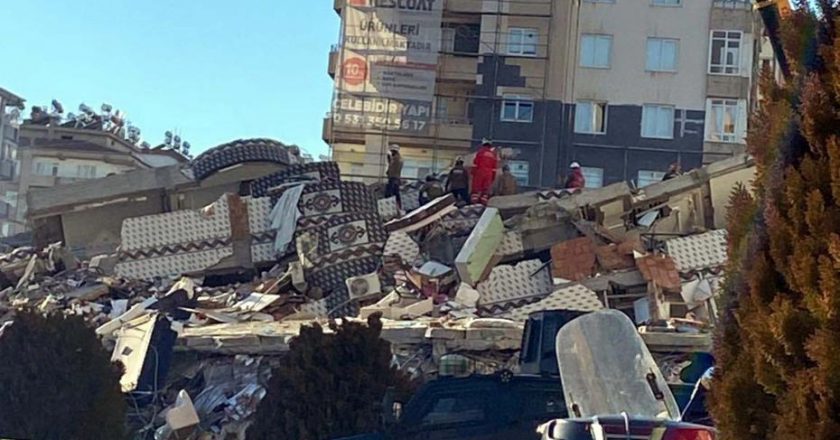 Gaziantep’teki Emre Apartmanı davasında 4 sanık serbest bırakıldı, 49 can kaybı yaşandı.